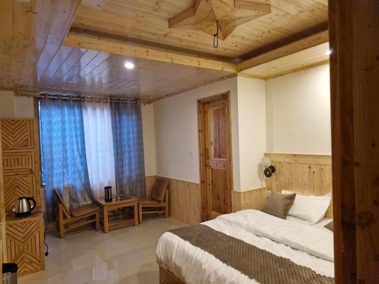 The Snow Lotus Villa Manali  Bagian luar foto